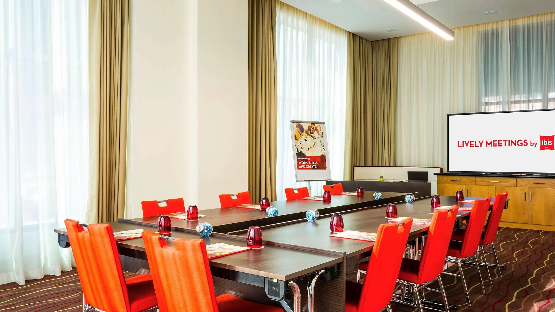 Ibis Mall Avenue Dubai Hotell