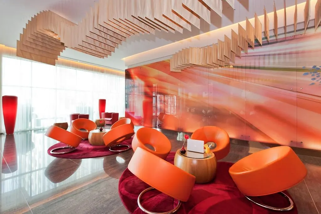 Ibis Mall Avenue Dubai 3*,